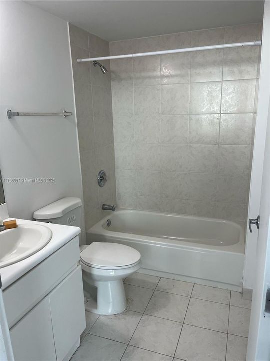 待售: $159,000 (0 贝兹, 1 浴室, 330 平方英尺)