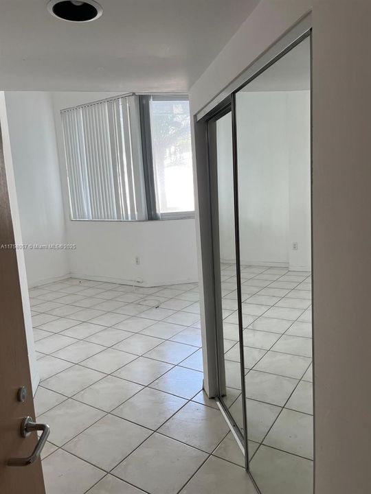 待售: $159,000 (0 贝兹, 1 浴室, 330 平方英尺)