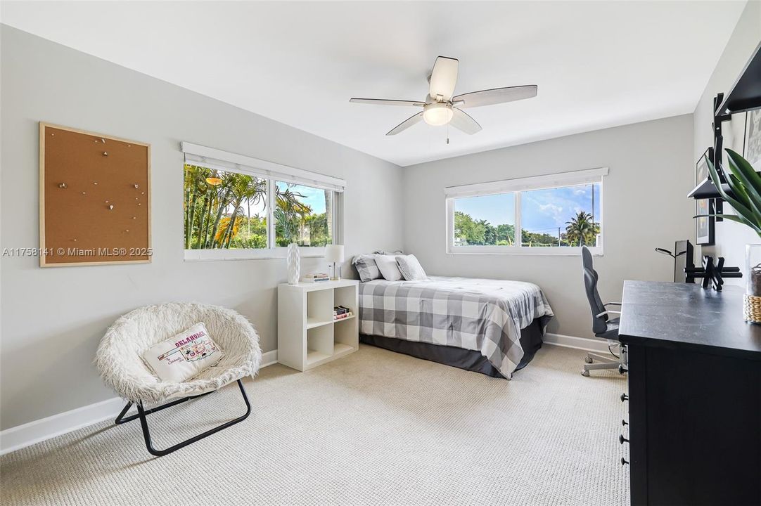 Recently Sold: $2,150,000 (5 beds, 3 baths, 2876 Square Feet)