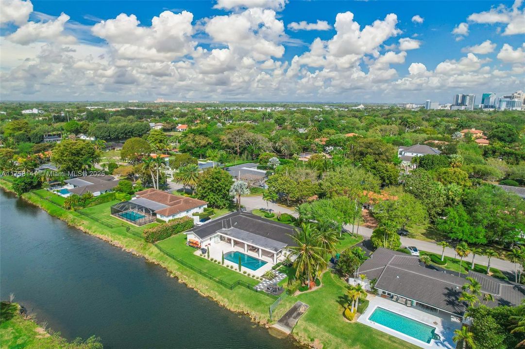 Recently Sold: $2,150,000 (5 beds, 3 baths, 2876 Square Feet)