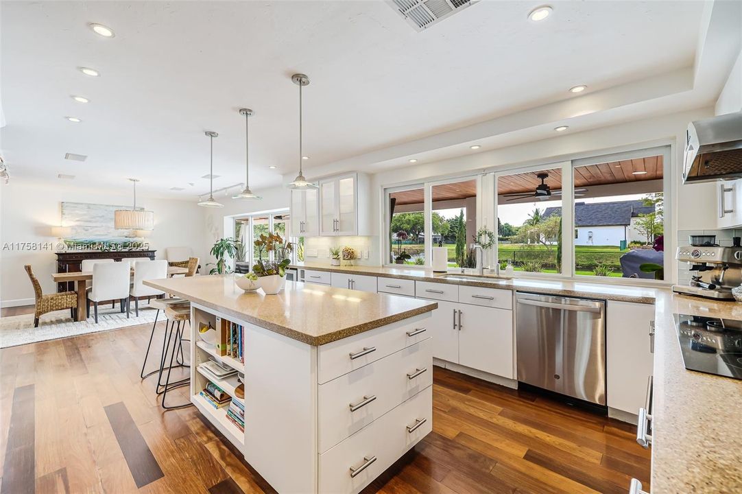 Recently Sold: $2,150,000 (5 beds, 3 baths, 2876 Square Feet)