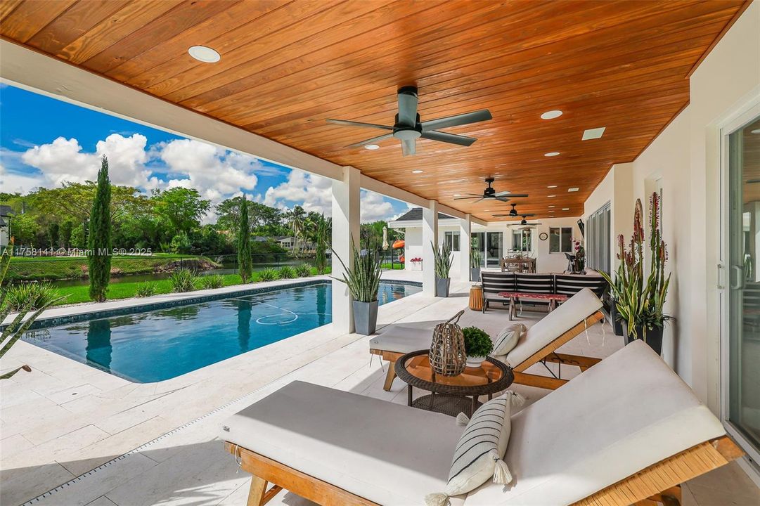 Recently Sold: $2,150,000 (5 beds, 3 baths, 2876 Square Feet)