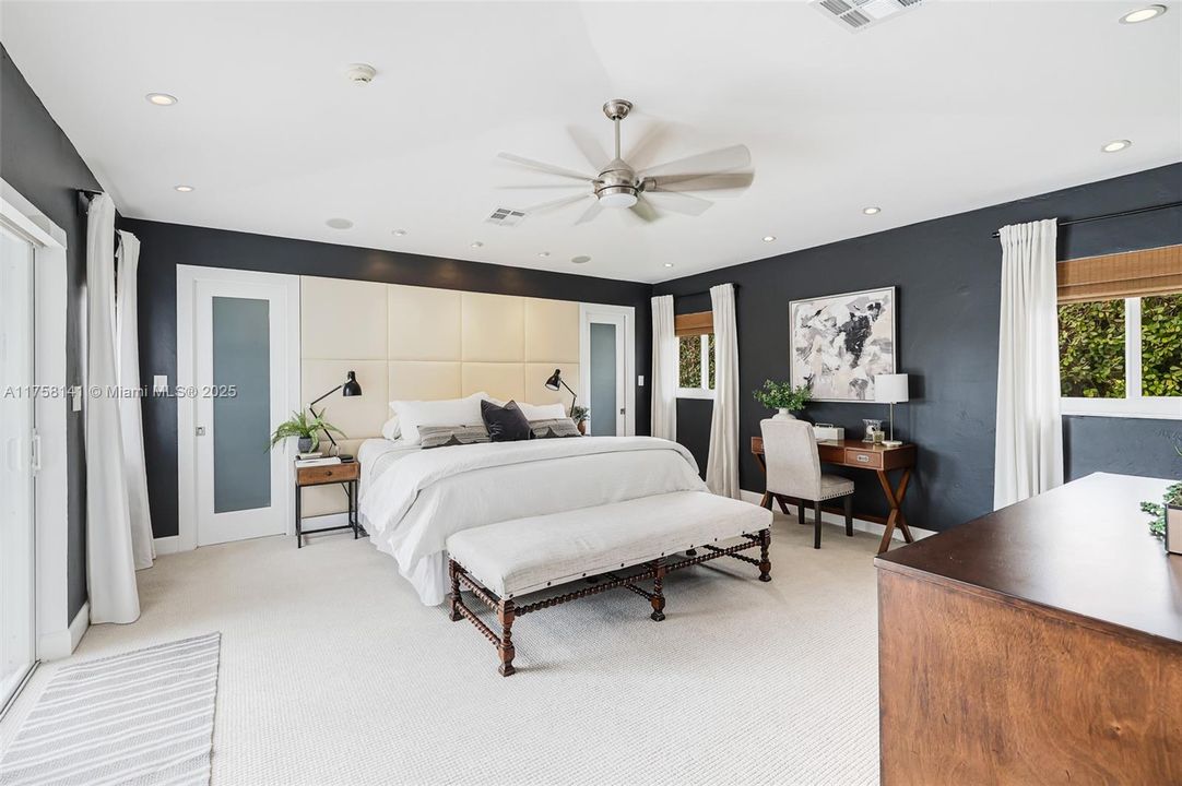 Recently Sold: $2,150,000 (5 beds, 3 baths, 2876 Square Feet)