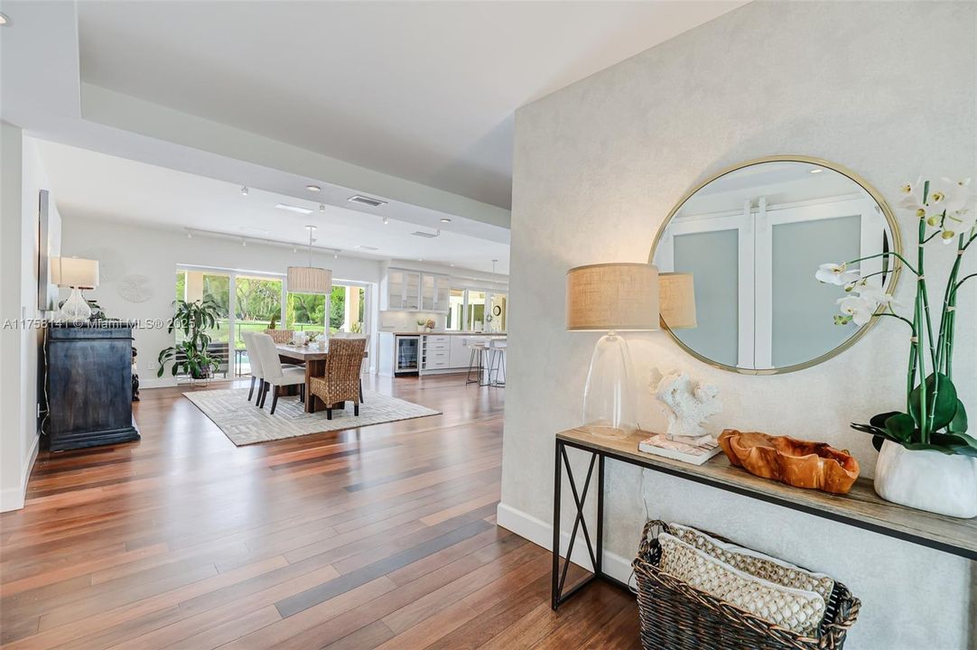Recently Sold: $2,150,000 (5 beds, 3 baths, 2876 Square Feet)