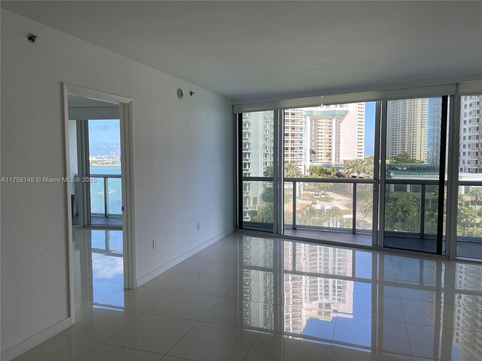 For Sale: $1,125,000 (2 beds, 2 baths, 1325 Square Feet)