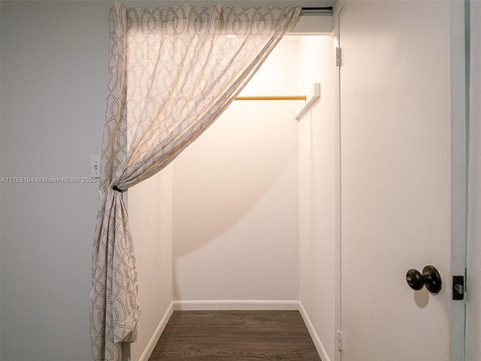 Недавно продано: $324,999 (3 спален, 2 ванн, 2076 Квадратных фут)