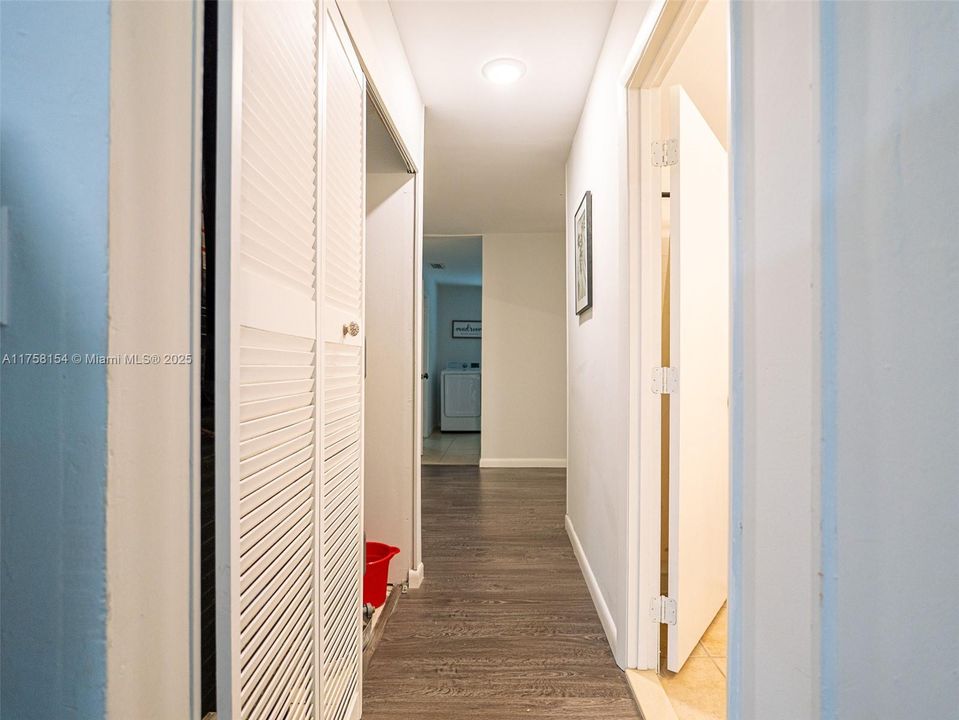 Недавно продано: $324,999 (3 спален, 2 ванн, 2076 Квадратных фут)