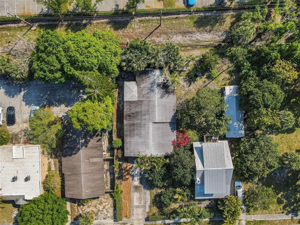 Недавно продано: $324,999 (3 спален, 2 ванн, 2076 Квадратных фут)