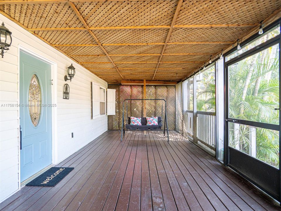 Недавно продано: $324,999 (3 спален, 2 ванн, 2076 Квадратных фут)