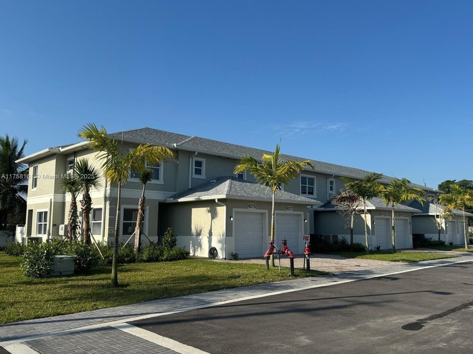 Recently Rented: $3,000 (3 beds, 2 baths, 0 Square Feet)