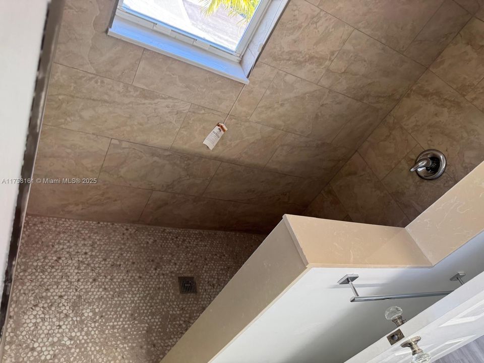 Recently Rented: $3,000 (3 beds, 2 baths, 0 Square Feet)