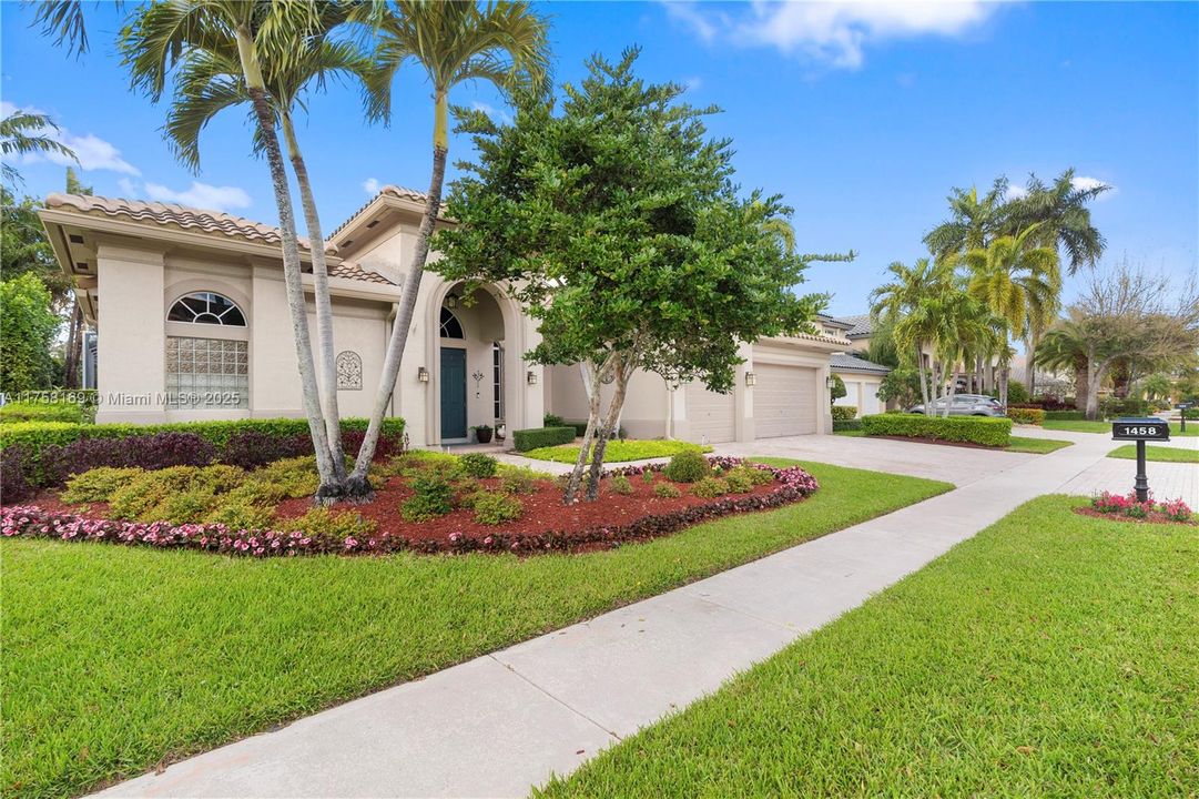 最近售出: $975,000 (3 贝兹, 3 浴室, 3046 平方英尺)