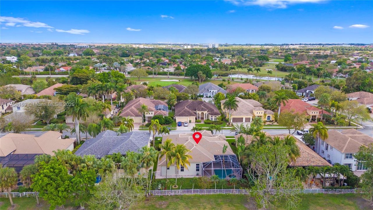 最近售出: $975,000 (3 贝兹, 3 浴室, 3046 平方英尺)