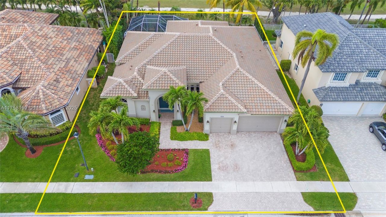 最近售出: $975,000 (3 贝兹, 3 浴室, 3046 平方英尺)