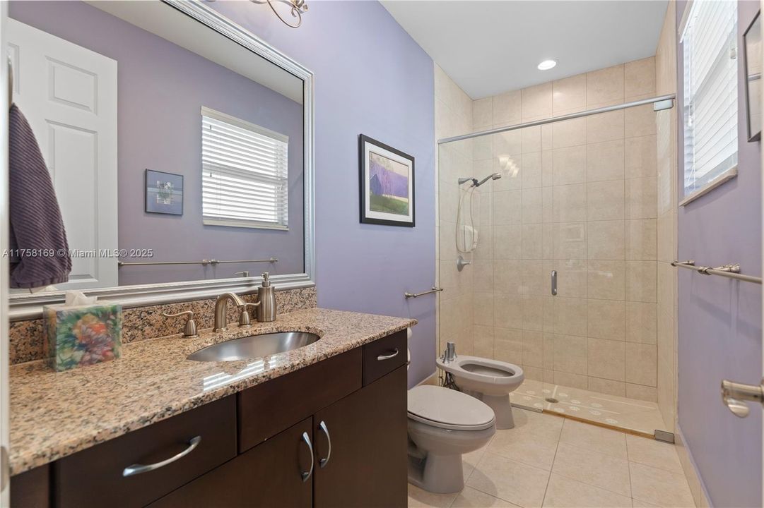 最近售出: $975,000 (3 贝兹, 3 浴室, 3046 平方英尺)