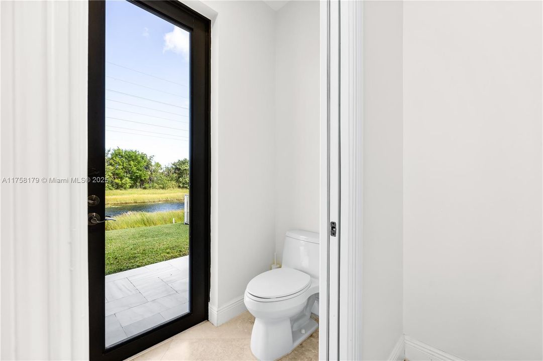 最近售出: $1,340,000 (5 贝兹, 4 浴室, 4240 平方英尺)