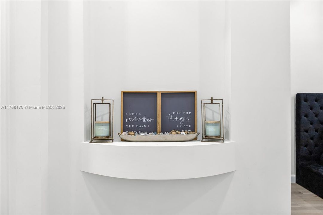 最近售出: $1,340,000 (5 贝兹, 4 浴室, 4240 平方英尺)