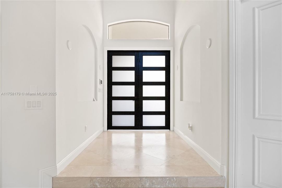 最近售出: $1,340,000 (5 贝兹, 4 浴室, 4240 平方英尺)