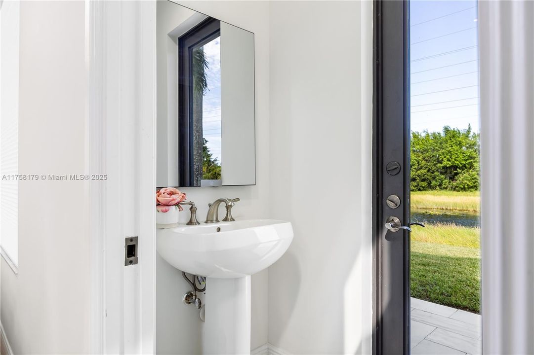 最近售出: $1,340,000 (5 贝兹, 4 浴室, 4240 平方英尺)