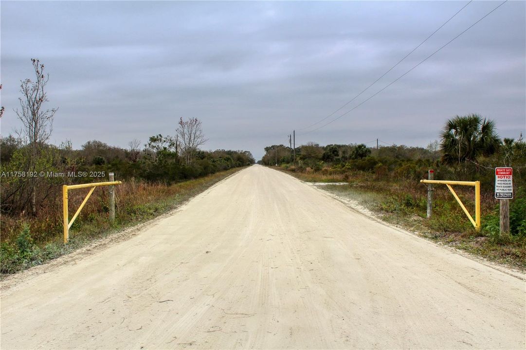 待售: $40,000 (1.25 acres)