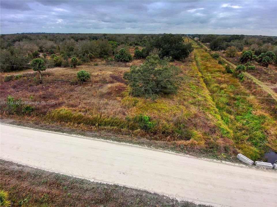 待售: $40,000 (1.25 acres)