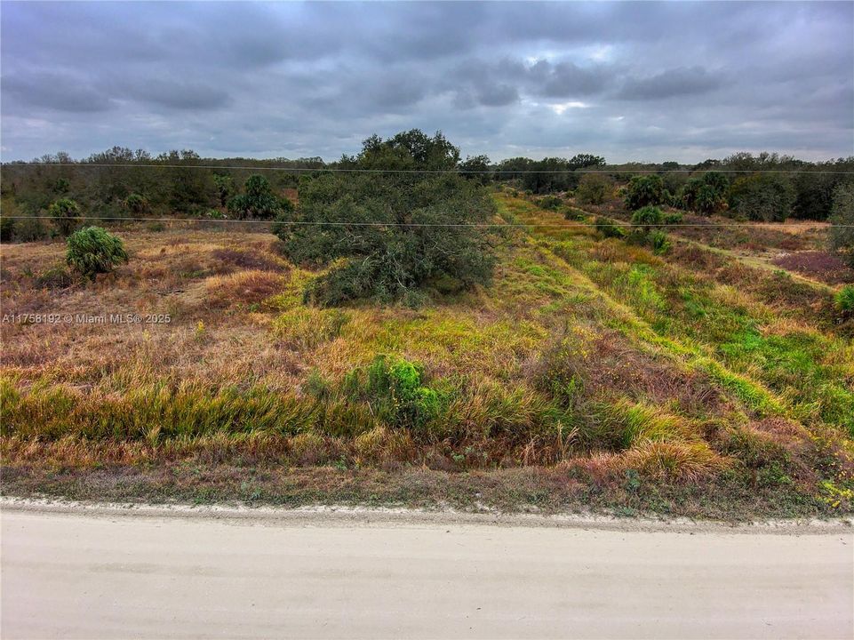 待售: $40,000 (1.25 acres)