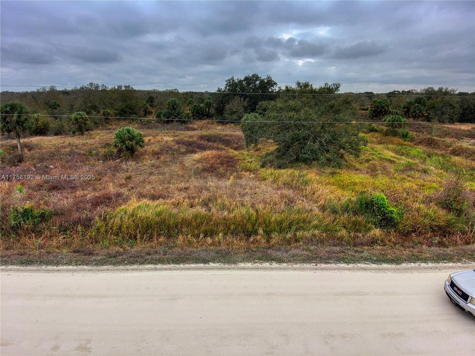 待售: $40,000 (1.25 acres)