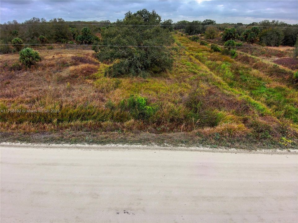 待售: $40,000 (1.25 acres)