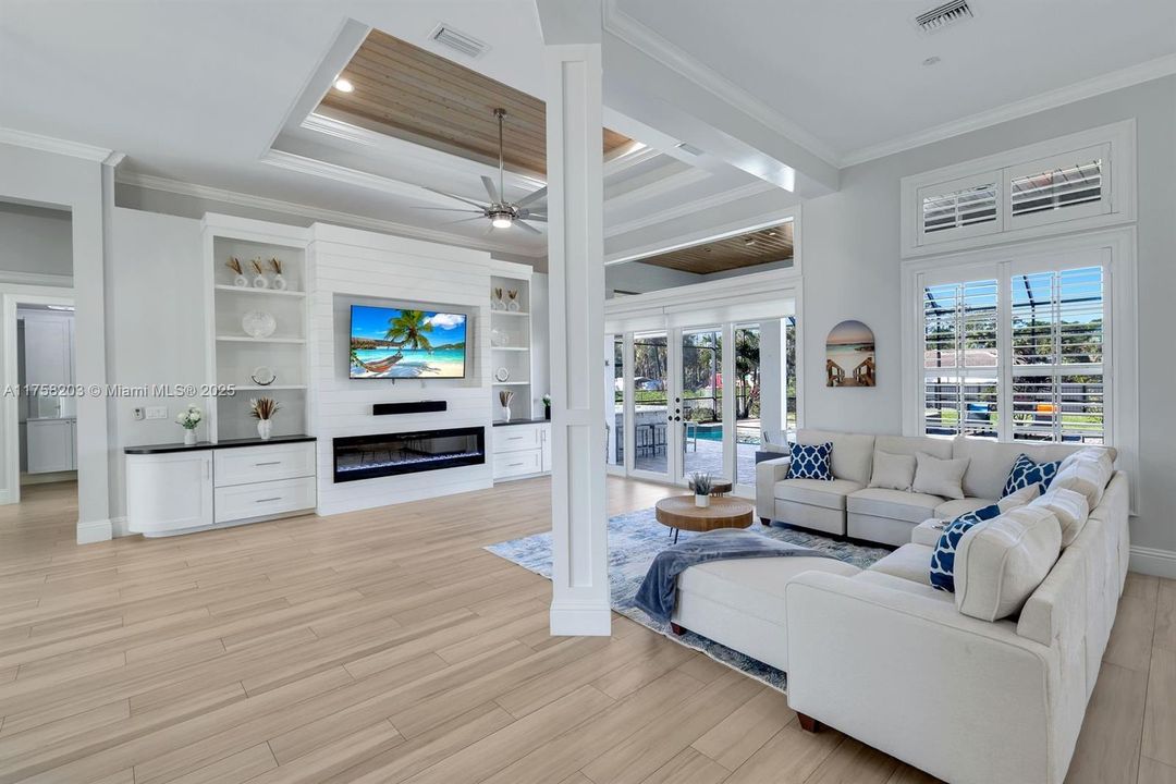 Recently Sold: $1,359,000 (4 beds, 2 baths, 2707 Square Feet)