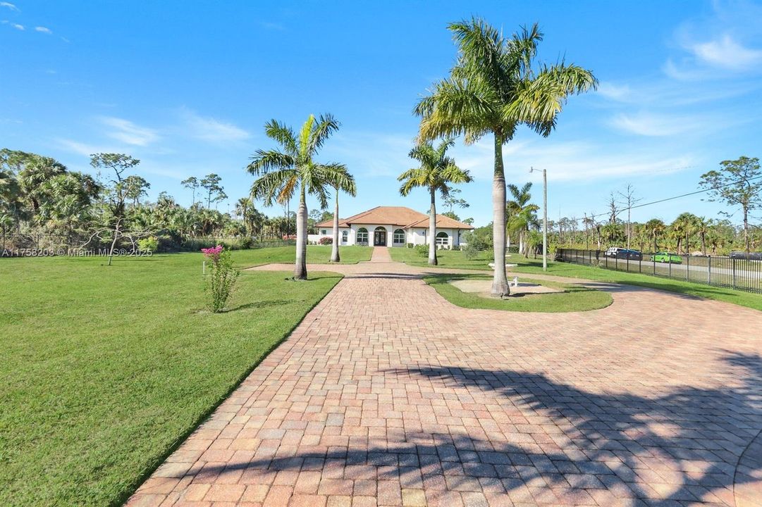 Recently Sold: $1,359,000 (4 beds, 2 baths, 2707 Square Feet)