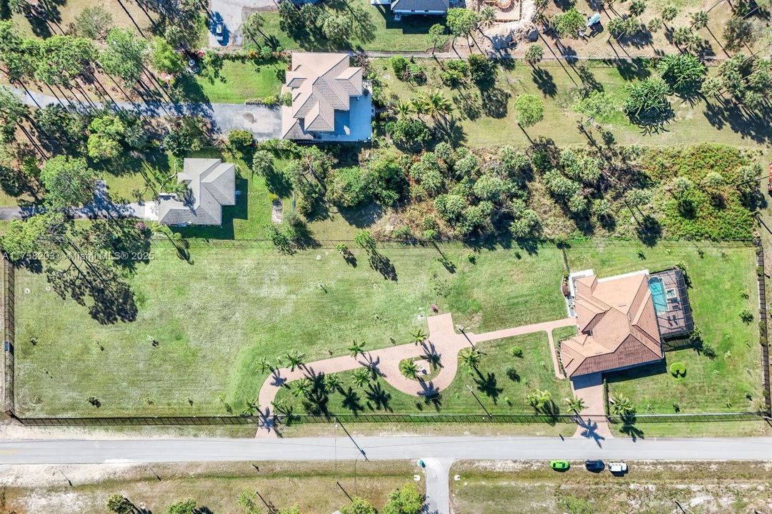 Recently Sold: $1,359,000 (4 beds, 2 baths, 2707 Square Feet)