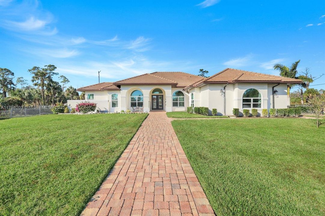 Recently Sold: $1,359,000 (4 beds, 2 baths, 2707 Square Feet)