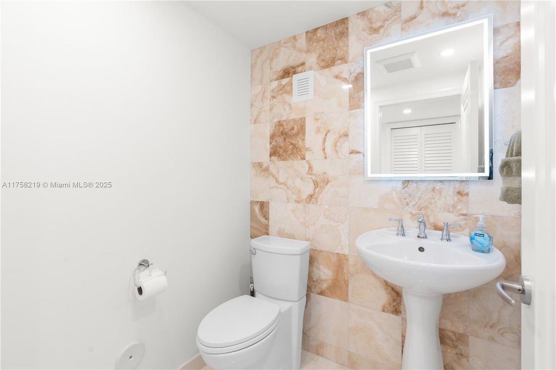 For Rent: $15,000 (5 beds, 5 baths, 2926 Square Feet)