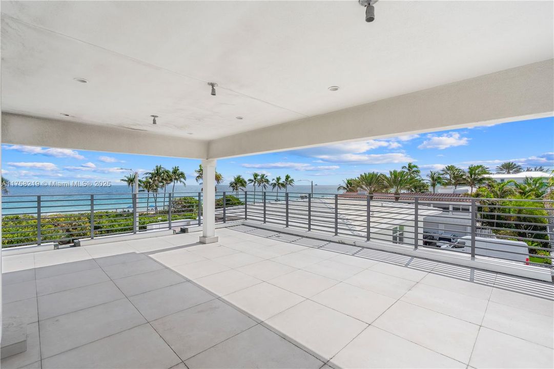 Third Story Wraparound Terrace