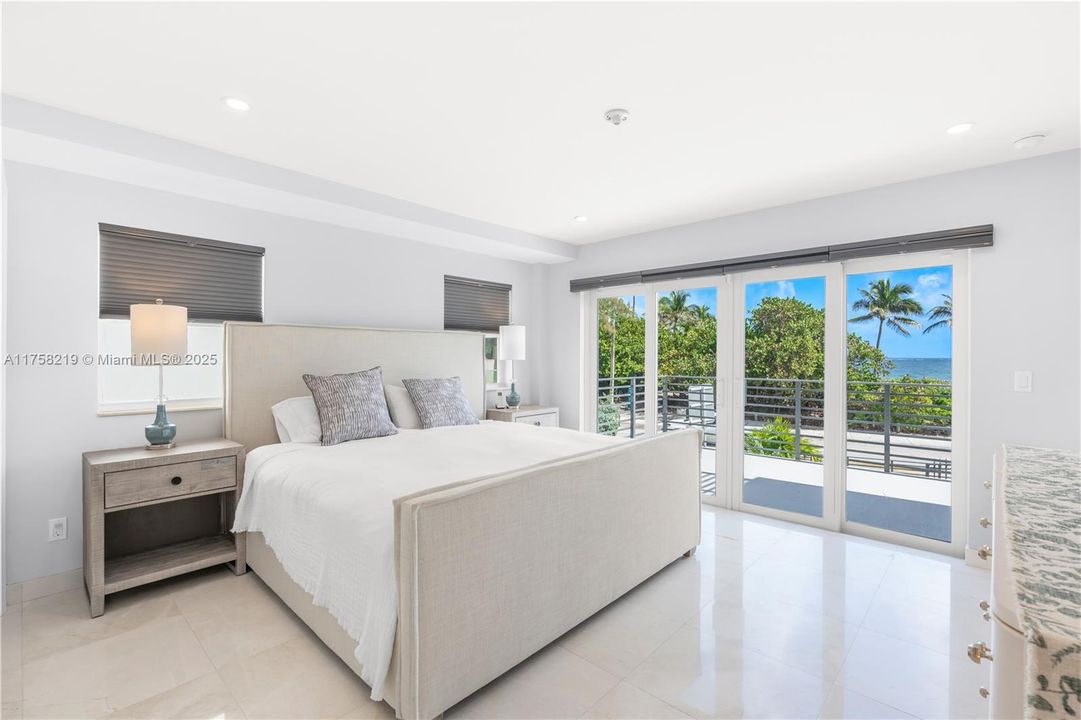 Second Master King Size Bed