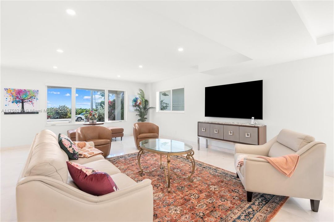 For Rent: $15,000 (5 beds, 5 baths, 2926 Square Feet)