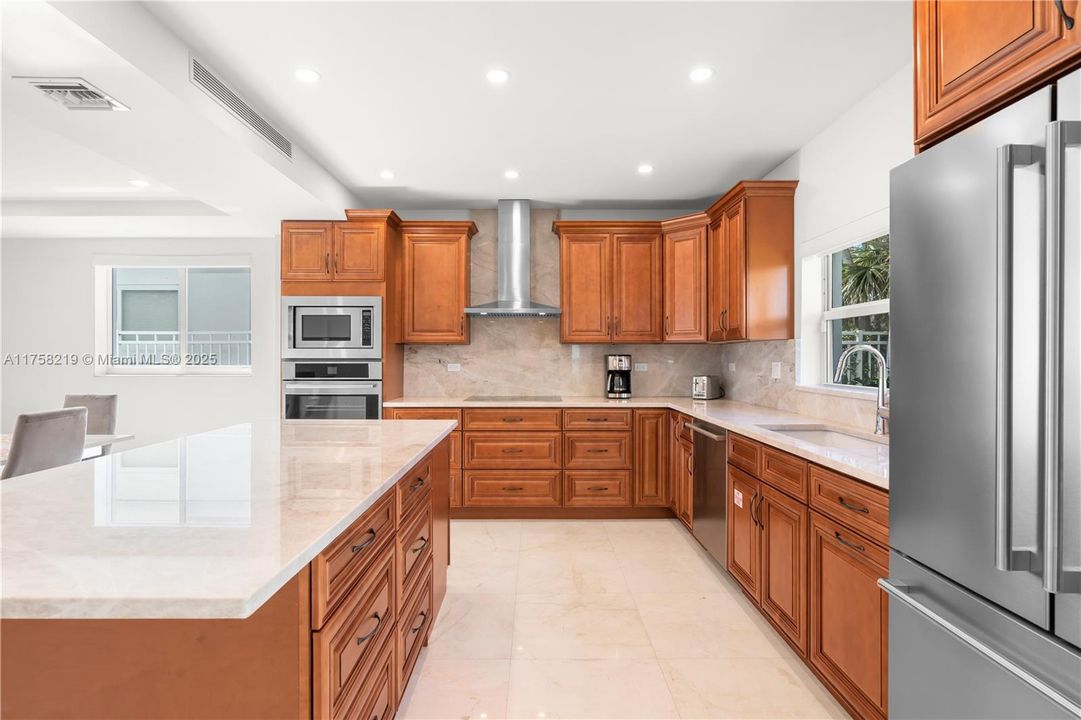 For Rent: $15,000 (5 beds, 5 baths, 2926 Square Feet)