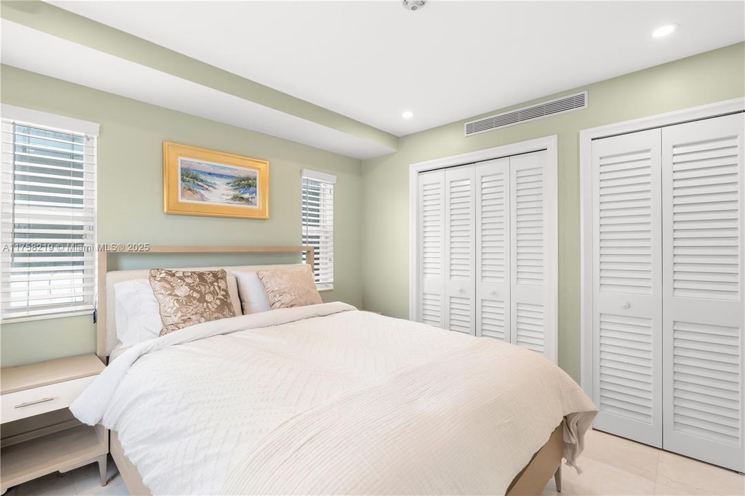 For Rent: $15,000 (5 beds, 5 baths, 2926 Square Feet)