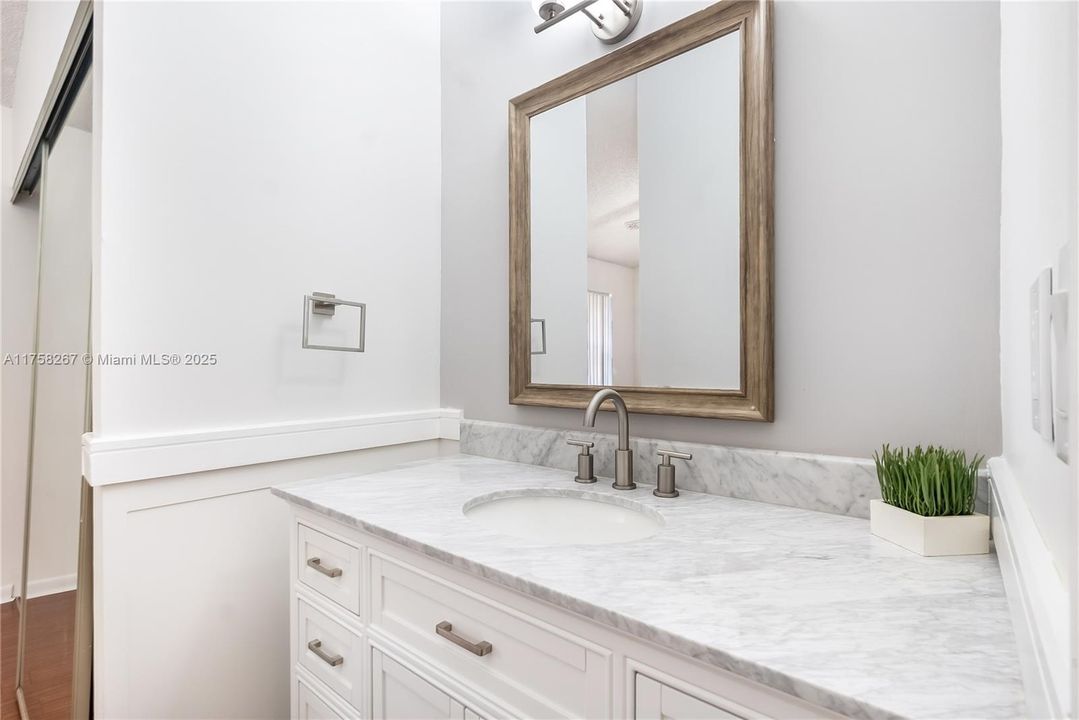 For Sale: $345,000 (2 beds, 2 baths, 1343 Square Feet)