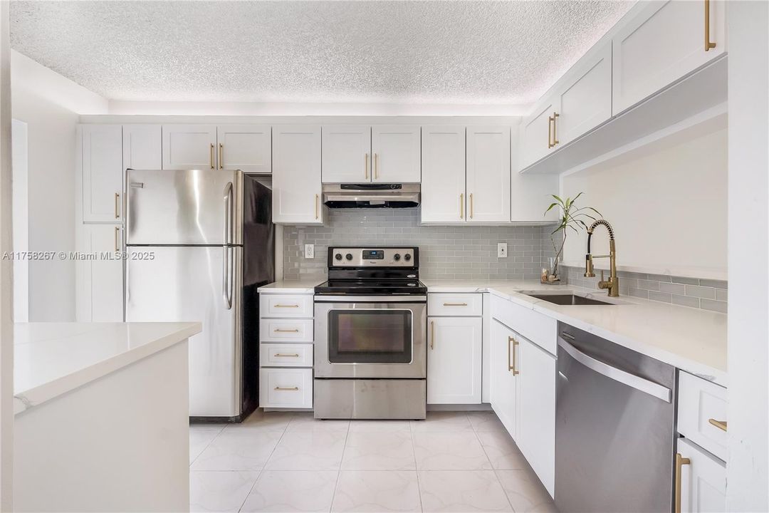 For Sale: $345,000 (2 beds, 2 baths, 1343 Square Feet)
