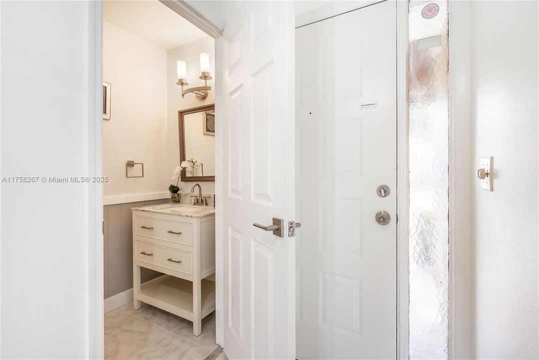 For Sale: $345,000 (2 beds, 2 baths, 1343 Square Feet)