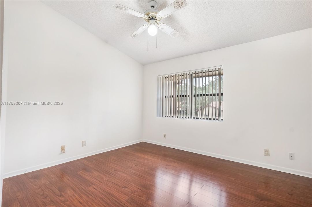 For Sale: $345,000 (2 beds, 2 baths, 1343 Square Feet)