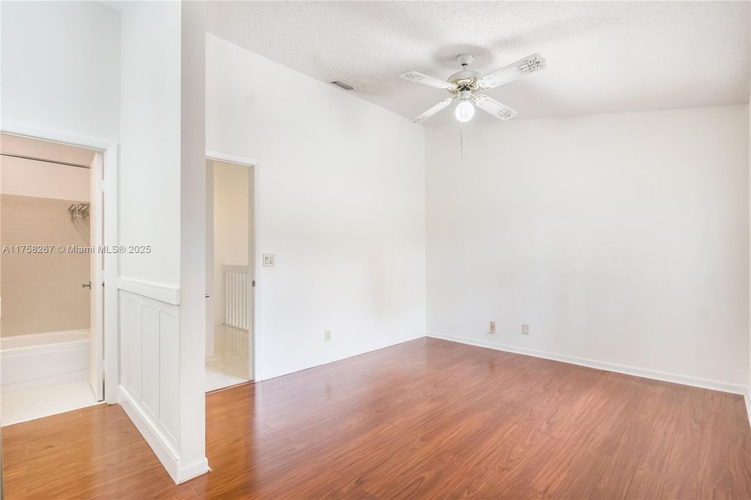 For Sale: $345,000 (2 beds, 2 baths, 1343 Square Feet)