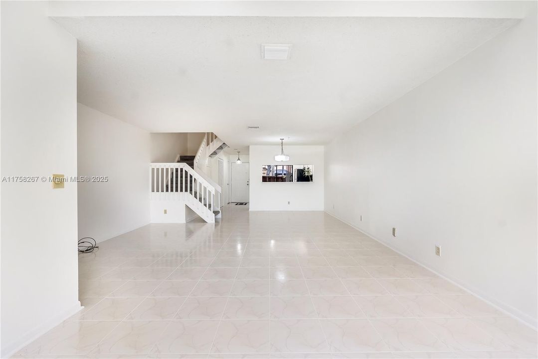 For Sale: $345,000 (2 beds, 2 baths, 1343 Square Feet)