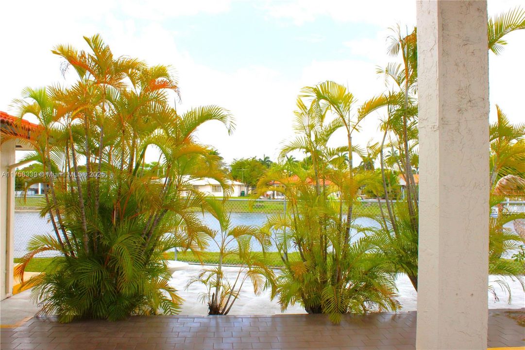 Vendido Recientemente: $450,000 (3 camas, 2 baños, 1243 Pies cuadrados)