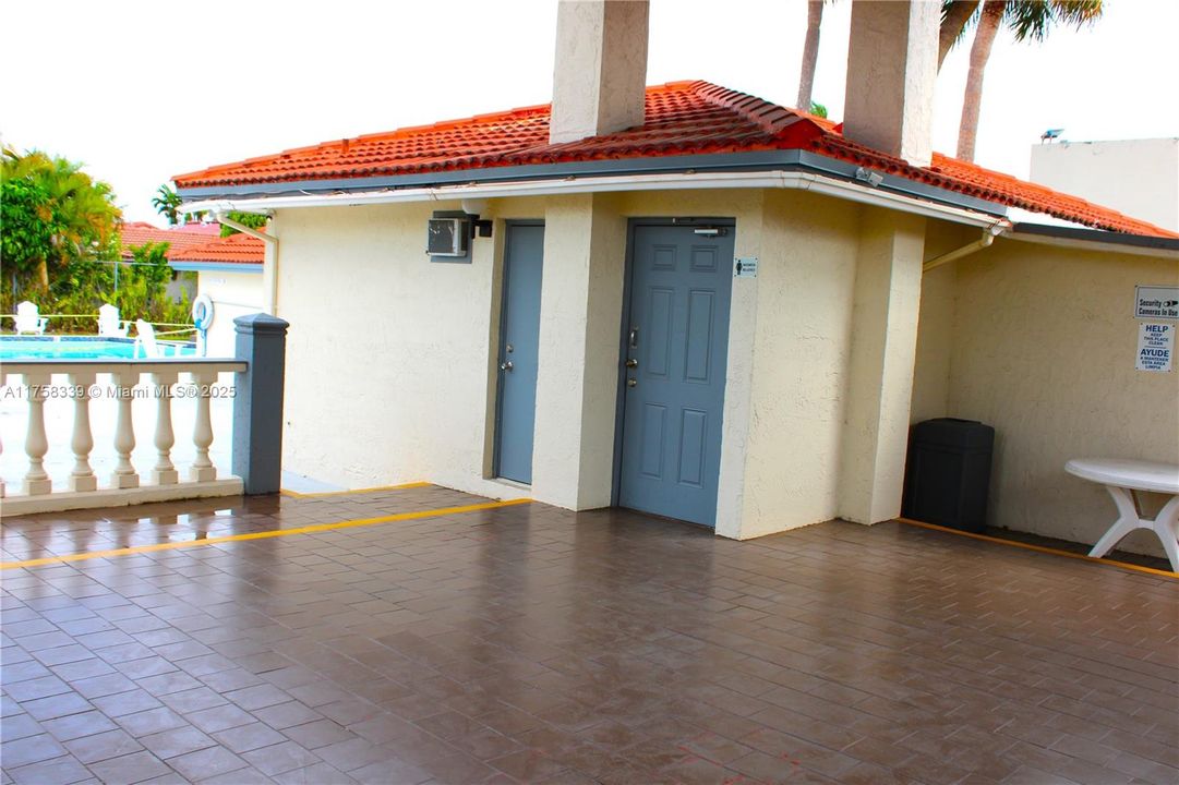 Vendido Recientemente: $450,000 (3 camas, 2 baños, 1243 Pies cuadrados)