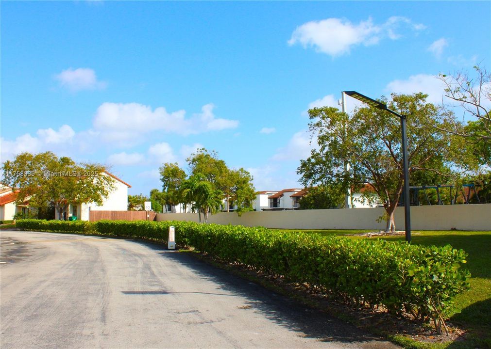 Vendido Recientemente: $450,000 (3 camas, 2 baños, 1243 Pies cuadrados)