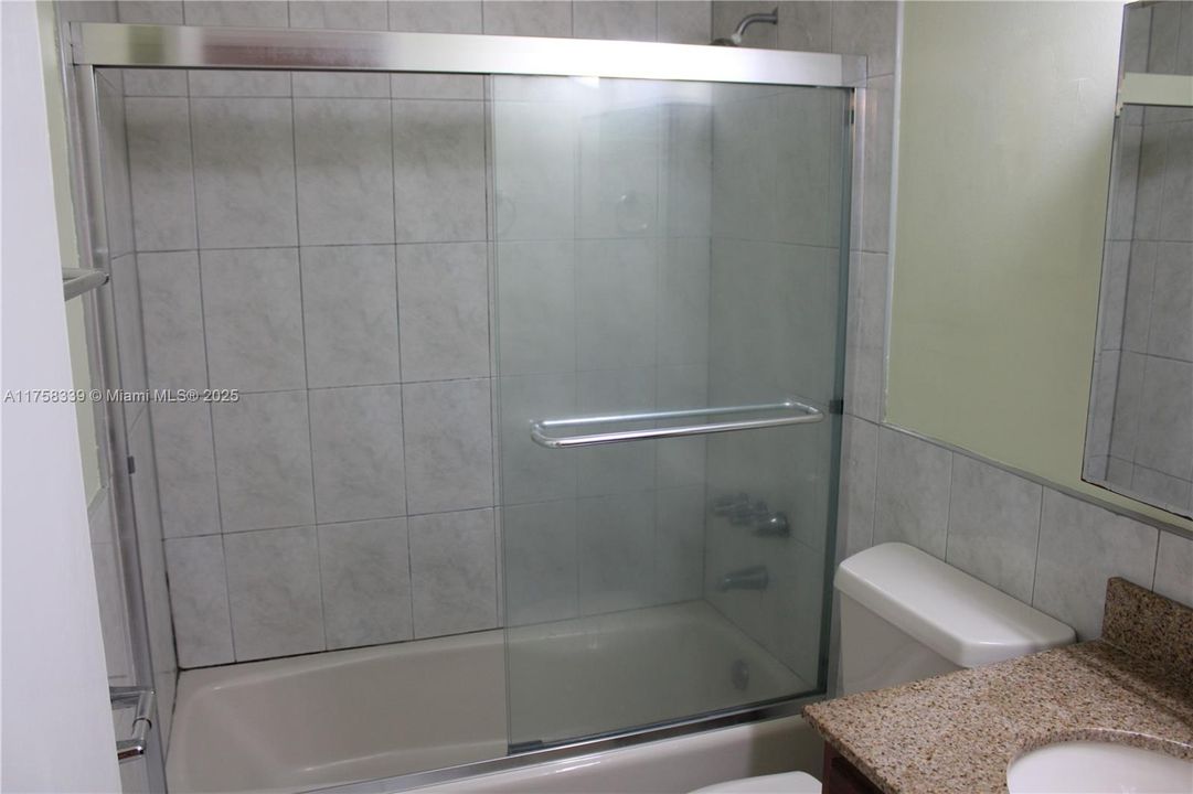 Vendido Recientemente: $450,000 (3 camas, 2 baños, 1243 Pies cuadrados)