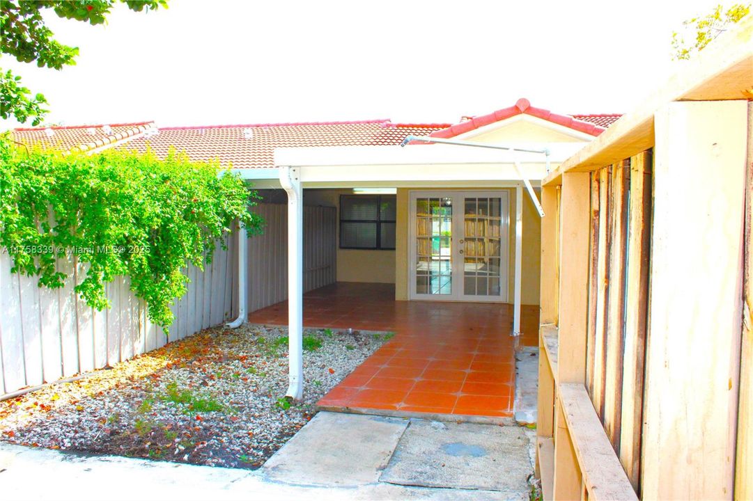 Vendido Recientemente: $450,000 (3 camas, 2 baños, 1243 Pies cuadrados)