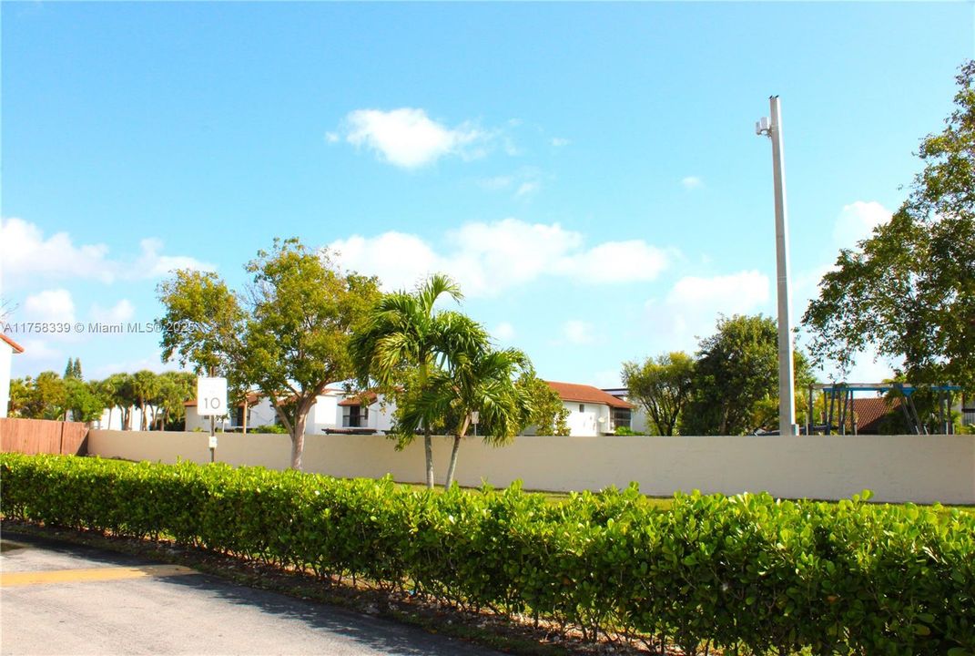 Vendido Recientemente: $450,000 (3 camas, 2 baños, 1243 Pies cuadrados)